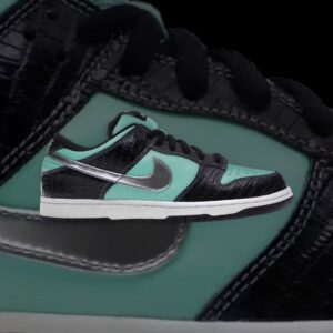 Nike SB Dunk Diamond Supply Co.